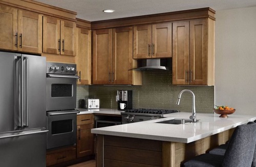 Truckee Condo | Luxury Ski In/Ski Out, 2 large Bed Rooms, walk to gondola.