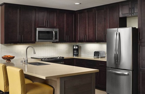 Truckee Condo | Luxury Ski In/Ski Out, 2 large Bed Rooms, walk to gondola.