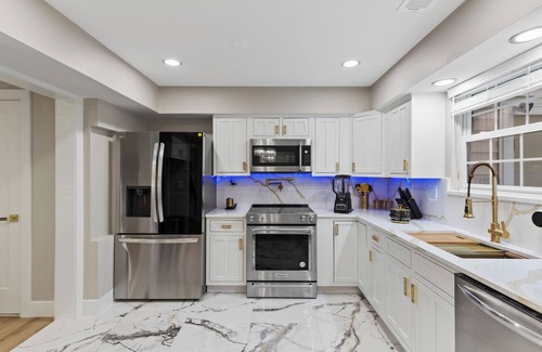 Lake Ridge Condo | Luxury Smart home