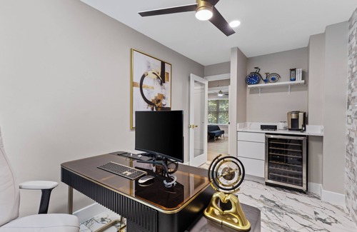 Lake Ridge Condo | Luxury Smart home