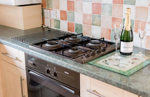 Boscombe Apartment | Luxury spacious 2BR apartment 500m from beach and close proximity to New Forest