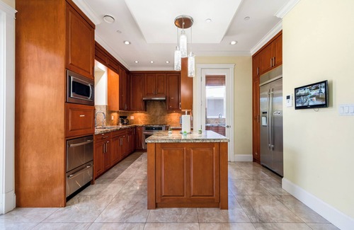 Vancouver South House | Luxury&Spacious 4Beds 4.5Baths Family House in Prime Location|