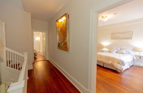 Woodley Park Bed & Breakfast | "Luxury spacious charming DC row house + parking"