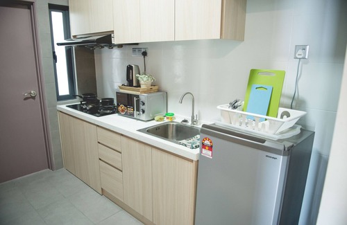 Seri Kembangan Apartment | Luxury Stay @ Balakong Near The Mines, MIECC, C180, Aeon Cheras Selatan