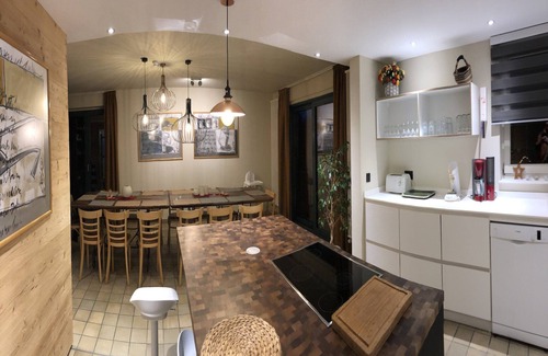 Waimes House | Luxury Stay with Sauna