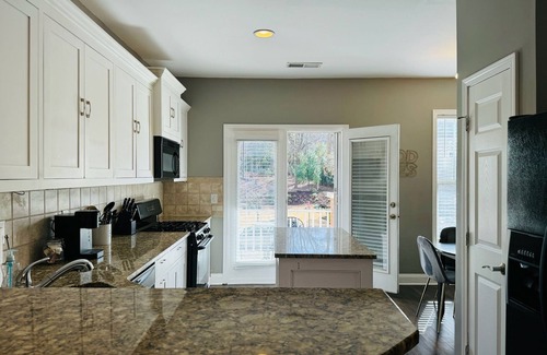 Atlantic Station Area House | Luxury Stay With Private Chef in Atlantic Station!