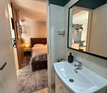 Nord-Est Apartment | Luxury Studio