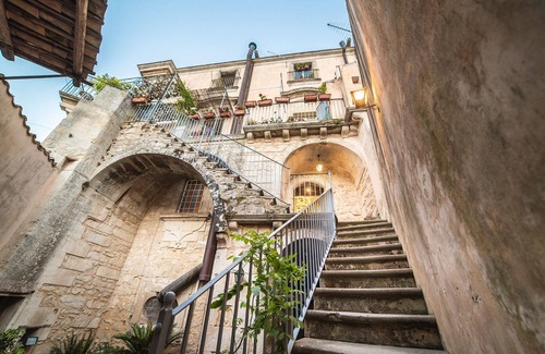 Ragusa House | Luxury suite 80 m from Piazza Duomo - Romantic Escape -