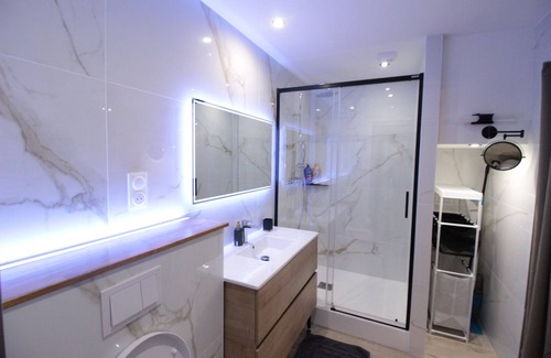 Verdun Apartment | Luxury Suite: Land 800m²/Terrace/Barbecue/Private parking VIDEO SURVEILLANCE