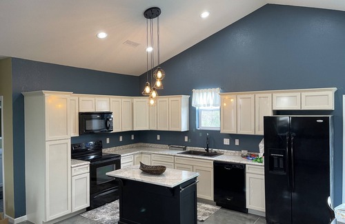 Mystic House | Luxury Suite on Beautiful Rathbun Lake!