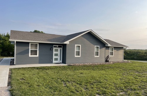 Mystic House | Luxury Suite on Beautiful Rathbun Lake!