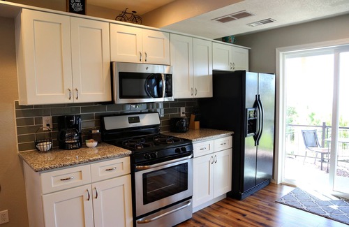 Northwest Colorado Springs Apartment | Luxury suite with kitchen, trails and lovely view