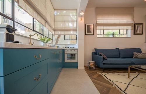 Old North Apartment | LUXURY SUITES APT BY HILTON BEACH
