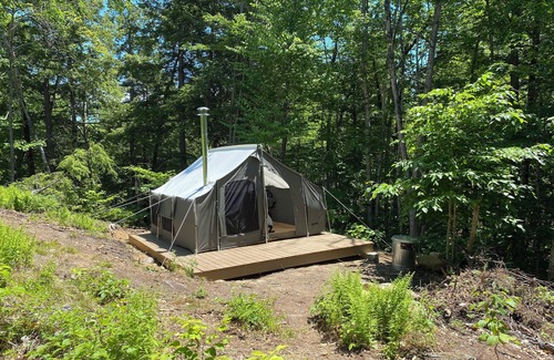 Wakefield RV Rental | Luxury Tent in New Hampshire-Tail-Tuckaway