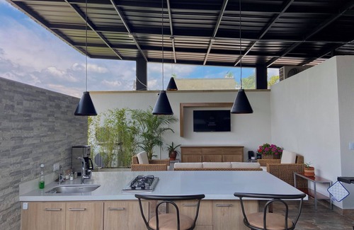 Ciudad Jardin Villa | Luxury Terrace Villa in Cali. Prime location, nature trails, and health tourism.