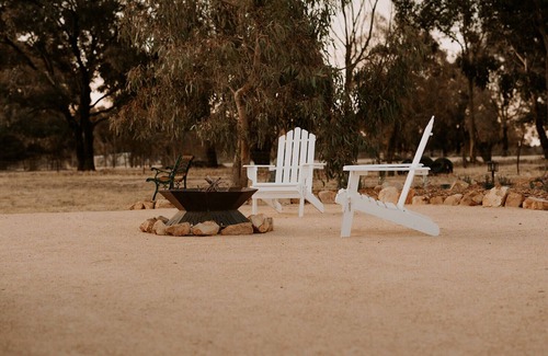 Bellellen House | Luxury tiny house on your own 12 acres close to and with views of the Grampians.