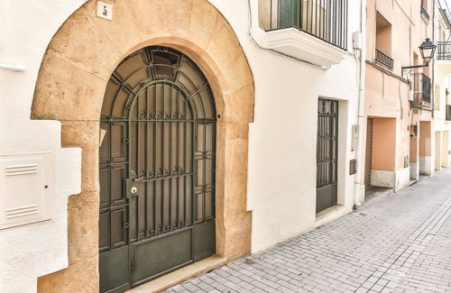 Arbos House | Luxury town house Arboç