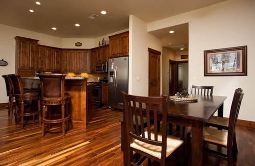 Durango House | Luxury Townhome - Great Views - 4 Miles from Downtown - Central AC