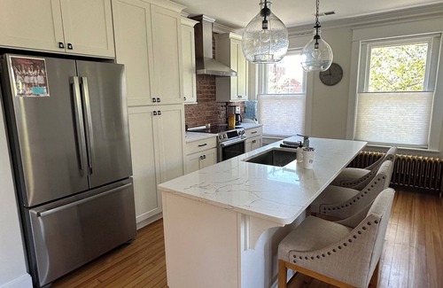 Old Town West House | Luxury townhome in Old town 2 blocks to King Street