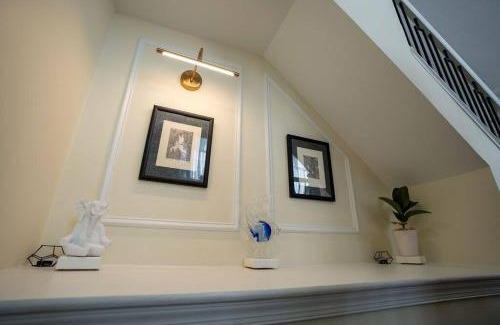Alexandria West Apartment | Luxury Townhome Minutes From DC