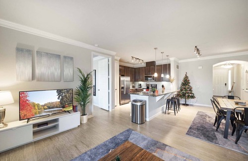 McNeil Apartment | Luxury Townhome + Pool | North Austin | Evonify 4750