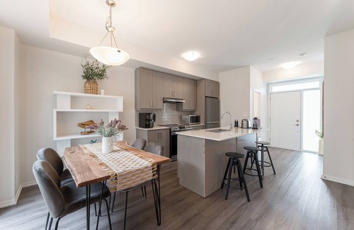 Vaughan House | Luxury Townhouse in Vaughan