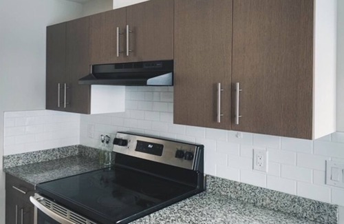 Fort Gary Condo | Luxury townhouse Privte entence Near U of M