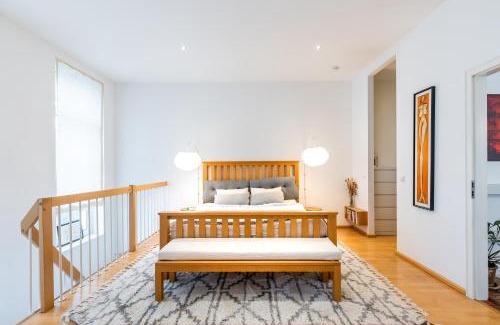 Schoeneberg Apartment | Luxury Townhouse with garden - a central oasis