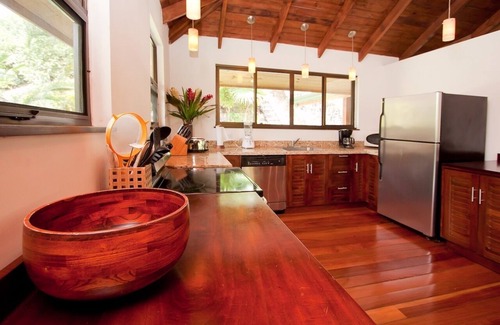 Manuel Antonio Villa | Luxury Tree House in the heart of Manuel Antonio!