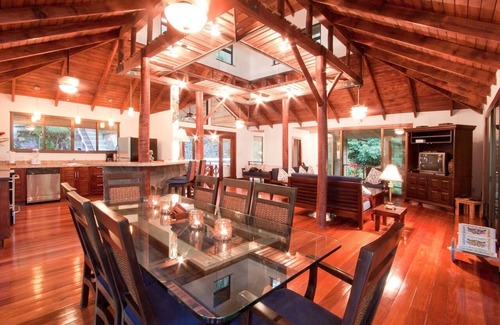 Manuel Antonio Villa | Luxury Tree House in the heart of Manuel Antonio!