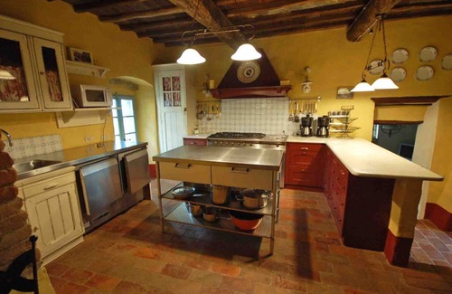 Civitella in Val di Chiana Villa | Luxury Tuscan Serviced Villa for 18