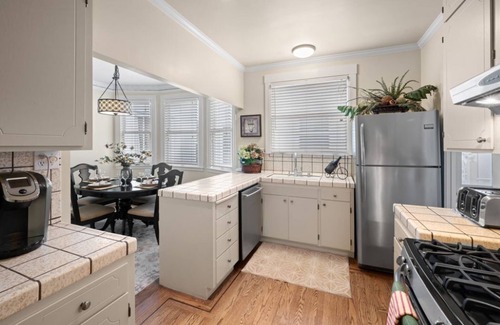 Marina District Apartment | Luxury upper flat Marina private condo, 1 block from Bay
