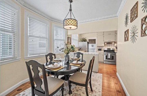 Marina District Apartment | Luxury upper flat Marina private condo, 1 block from Bay