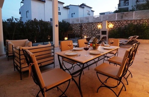Kalkan Apartment | Luxury, very central 3 bedroom apt, private pool open plan secluded outside