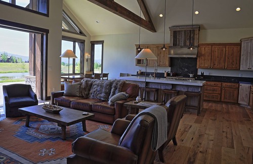 Driggs House | Luxury View Lodge on Signature 8th Hole by the tributary