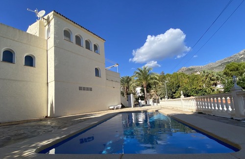 Santa Clara Villa | Luxury villa close to the beach with 2x private pool for max 22pers.