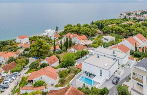 Cove Makarac (Milna) Villa | Luxury Villa Complex