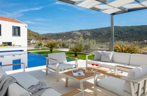 Marina Villa | Luxury Villa Dolac near Split, airport, complete privacy, infinity heated pool