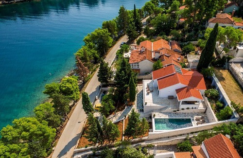 Splitska Villa | Luxury Villa Dream and Live with a heated pool by the sea on the island of Brac