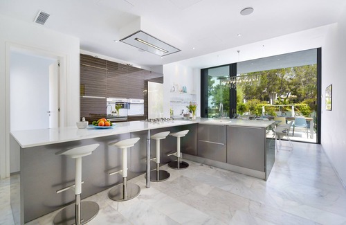 Cala Vinas Villa | Luxury Villa 'Il Sogno' with Sea View, Wi-Fi and Air Conditioning