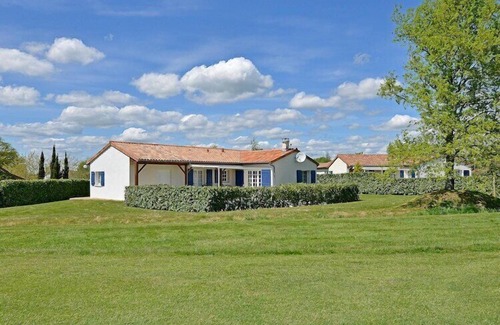 Vasles Villa | Luxury Villa in France with Pool
