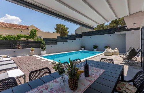 Cove Osibova (Milna) Villa | Luxury Villa Lara with a pool