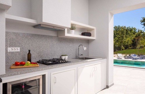 Rezanci Villa | Luxury Villa Mauve with Pool