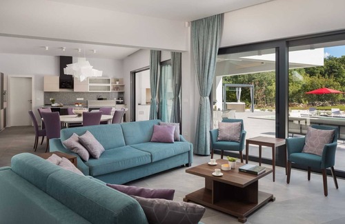 Rezanci Villa | Luxury Villa Mauve with Pool