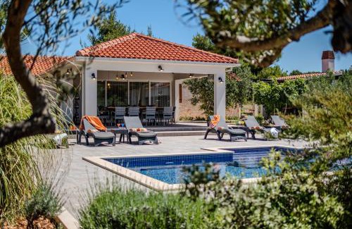 Milna (Brac) Villa | Luxury Villa Nature with heated private pool, sauna & fire pit, a short walk to the beach