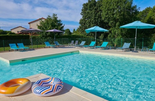 Vasles Villa | Luxury Villa on Park With Swimming Pool and Golf Course