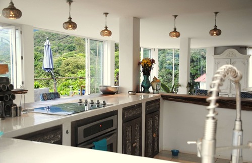 Cali House | Luxury villa, pool (10 mins from the city)