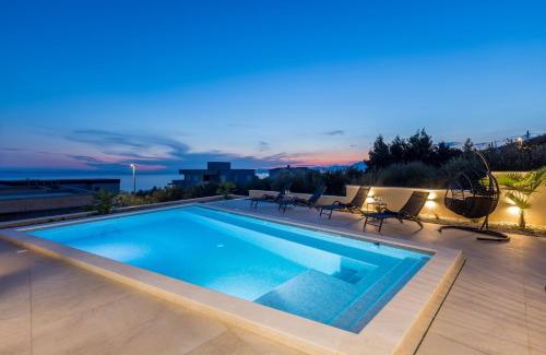 Podstrana Villa | Luxury Villa RoMa 1 ,with heated saltwater pool, parking, high speed Internet, BBQ,