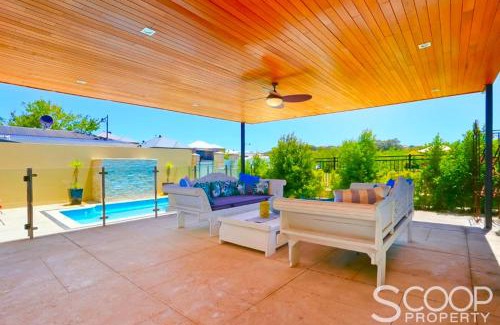Munster House | Luxury Villa W Pool & Spa 5 BEDROOMS