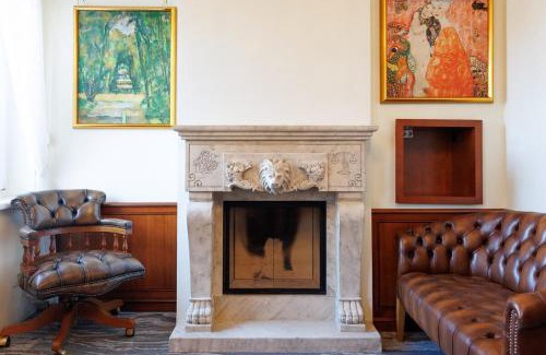Klosterneuburg Apartment | Luxury Villa with Indoor Pool, Jacuzzi, Sauna & Breathtaking City View
